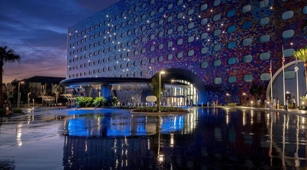Universal Stella Nova Resort at dusk